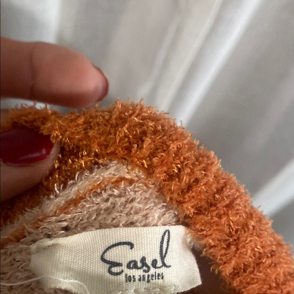 Women's Beige Sweater with Orange and Yellow Accents - Picture 5 of 6